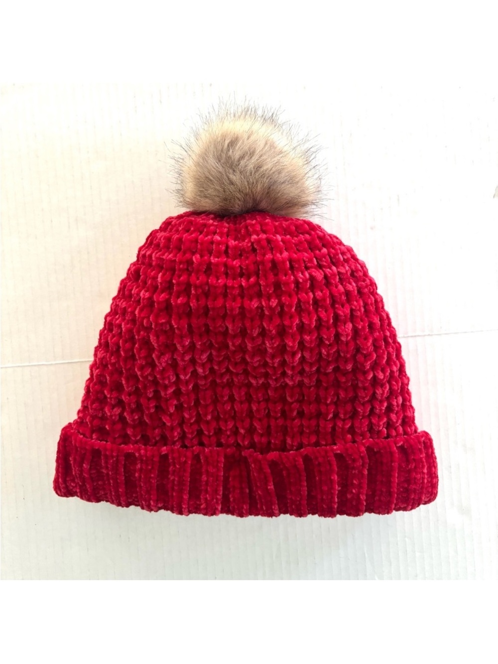 Lands' End Faux Fur Chenielle Red Pom Pom Winter Hat Beanie‎ Women’s Size S/M